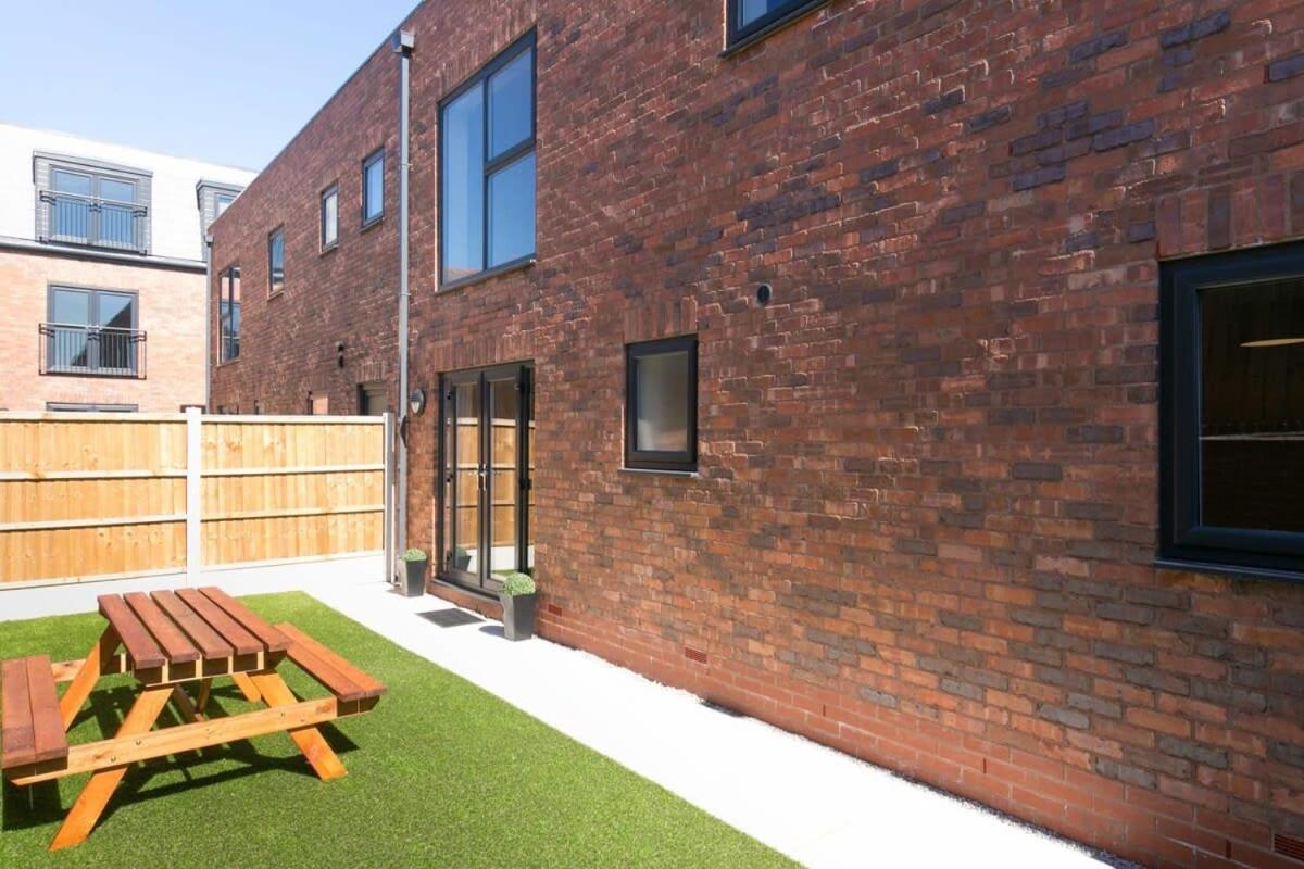 Stunning 2 Bedroom Apartment In Wallasey Extérieur photo