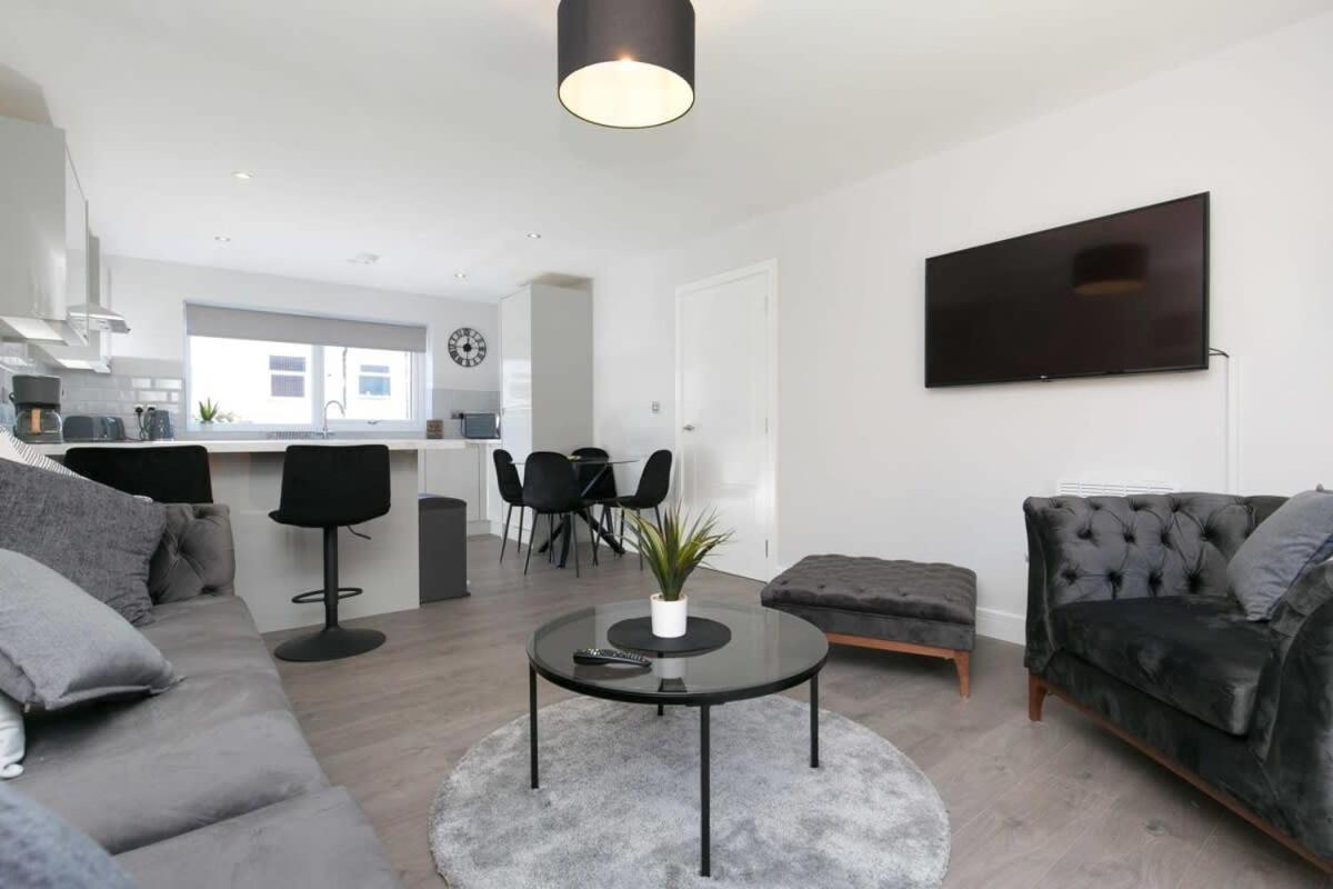 Stunning 2 Bedroom Apartment In Wallasey Extérieur photo