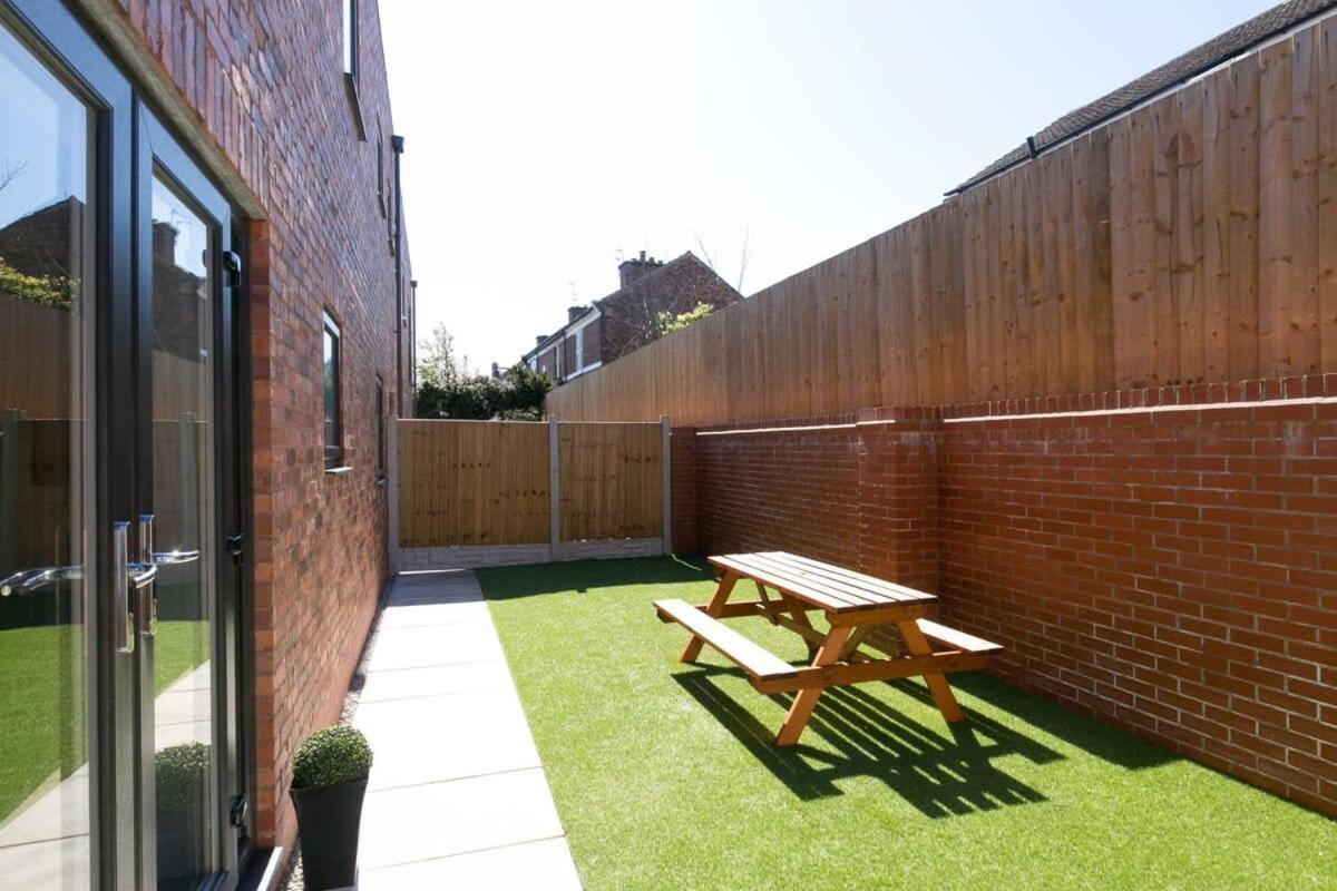 Stunning 2 Bedroom Apartment In Wallasey Extérieur photo